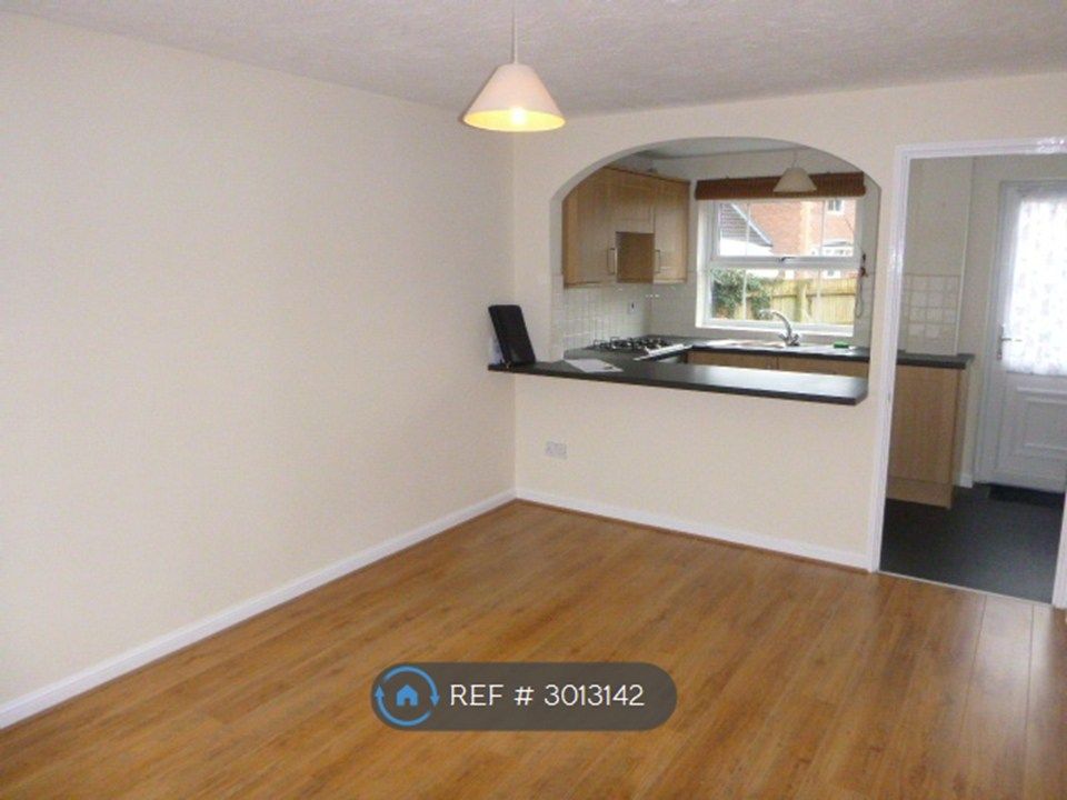 Property photo 2 of 8 Lounge 1
