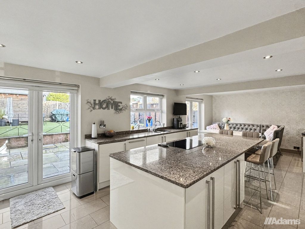 Property photo 2 of 34