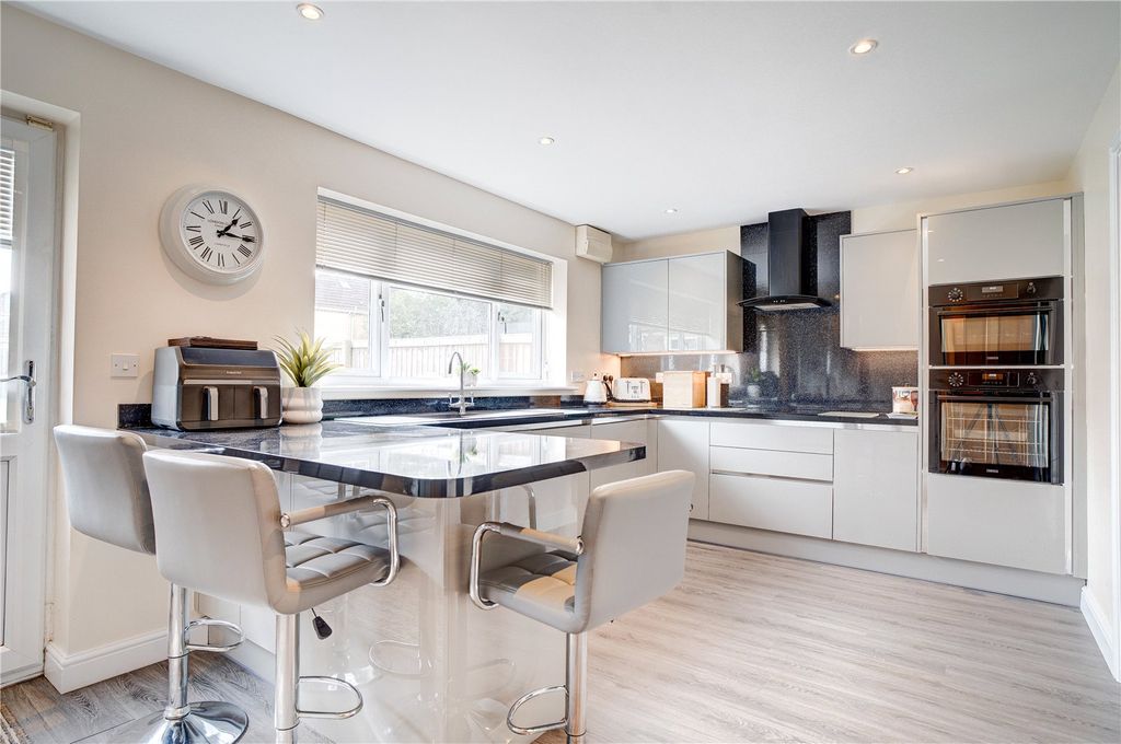 Property photo 3 of 22 Kitchen