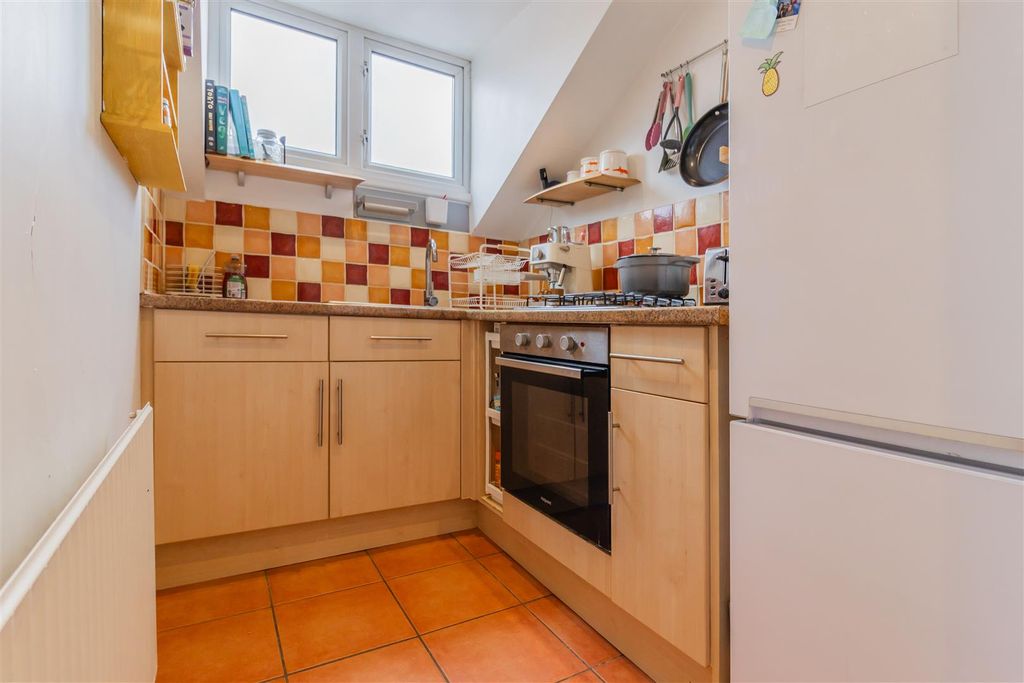 Property photo 3 of 18