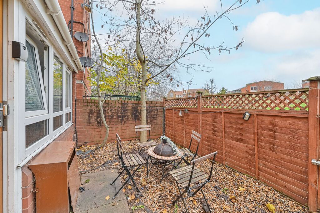 Property photo 3 of 12