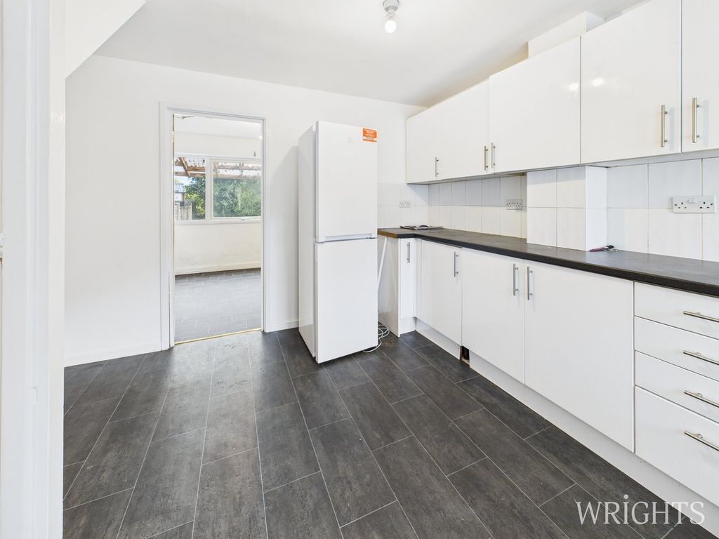 Property photo 2 of 13 Kitchen