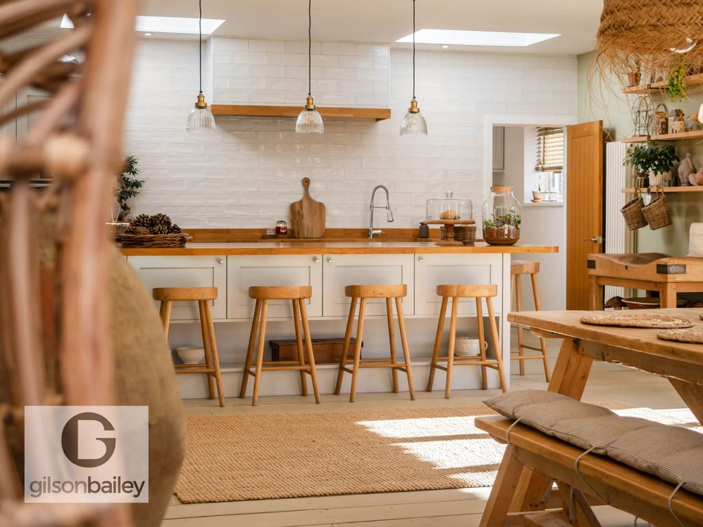 Property photo 2 of 36