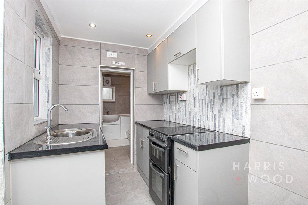 Property photo 2 of 16 Picture No. 12