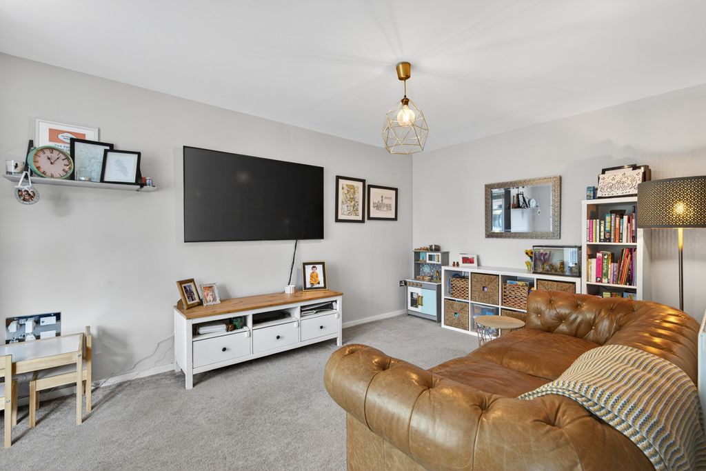 Property photo 2 of 24