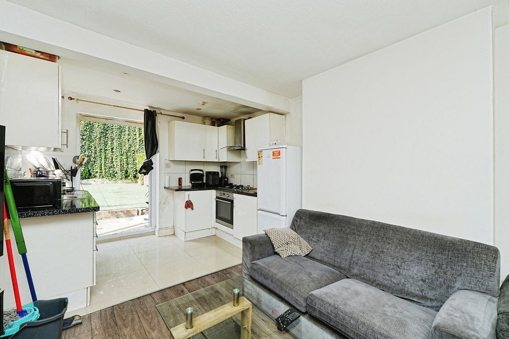 Property photo 3 of 22 Pbox-Img.Jpg