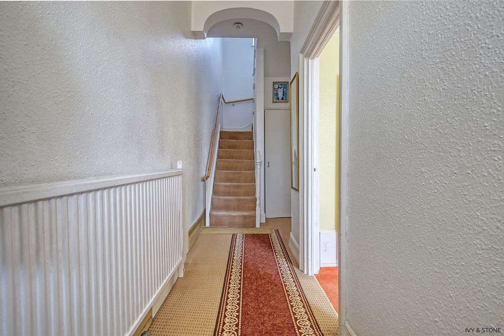 Property photo 2 of 16 4121052