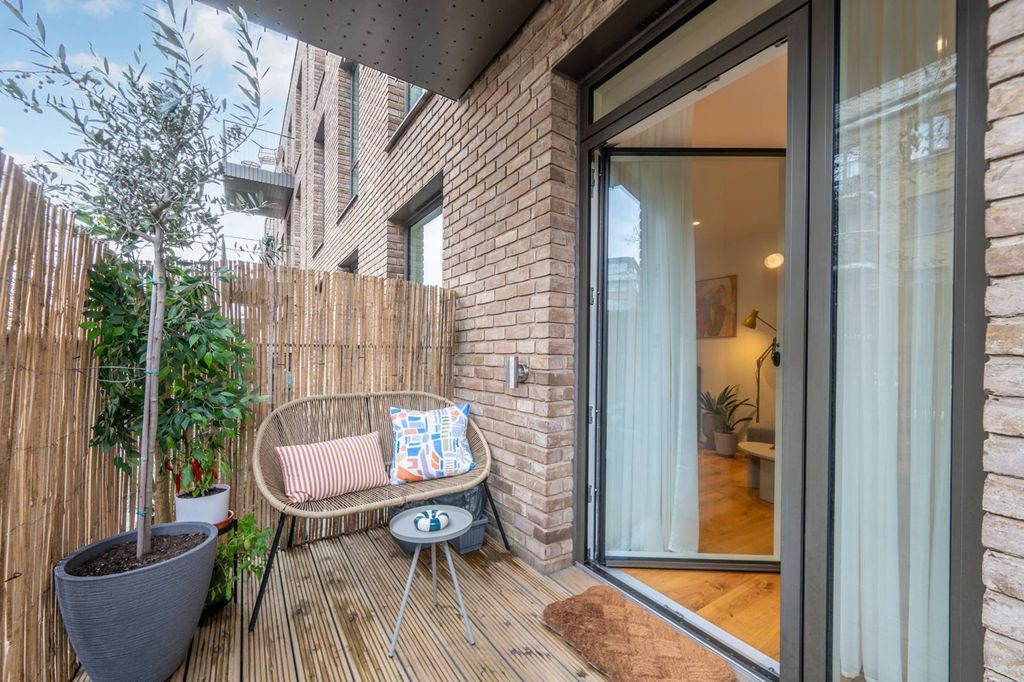 Property photo 3 of 24