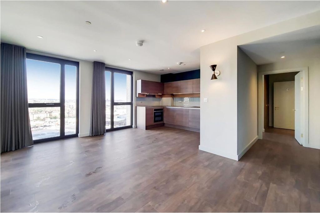 Property photo 2 of 14 5.Jpg