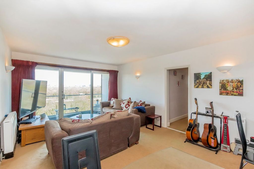 Property photo 2 of 8