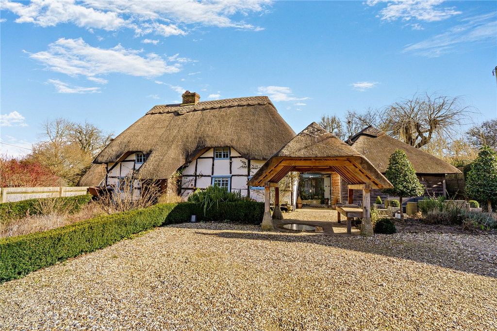 Property photo 2 of 34 Picture No. 14