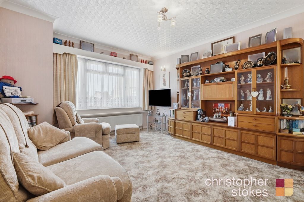 Property photo 2 of 15 5211894