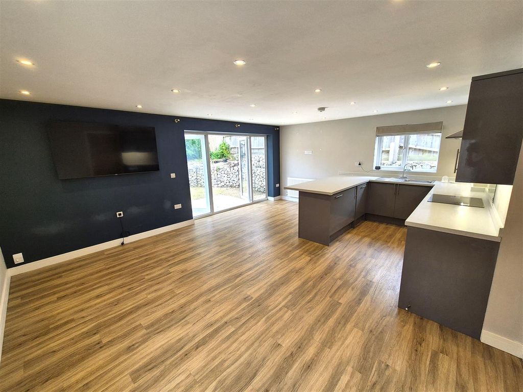 Property photo 2 of 14 7Asunlo1.Jpg