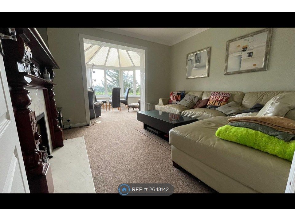 Property photo 2 of 11 Living Room