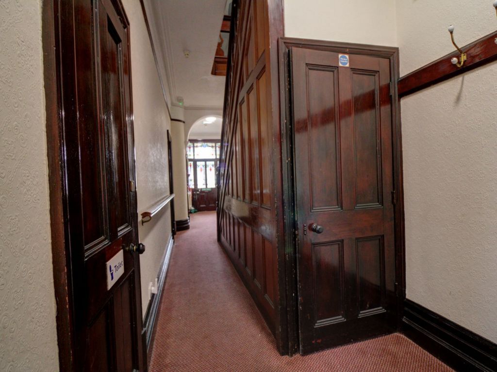Property photo 3 of 32