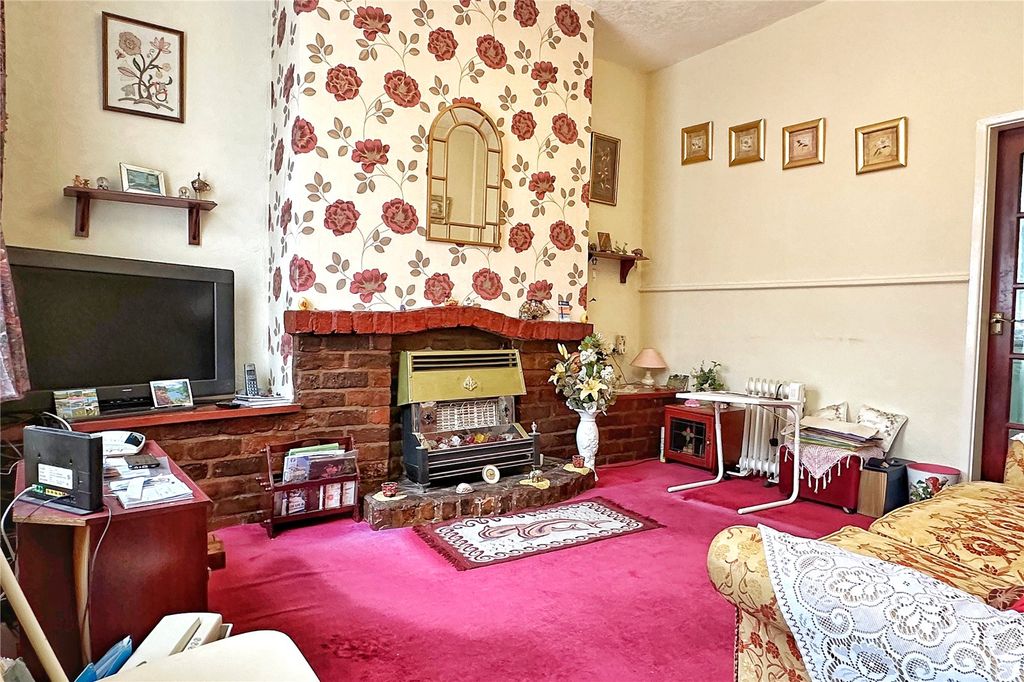 Property photo 2 of 12 Living Room