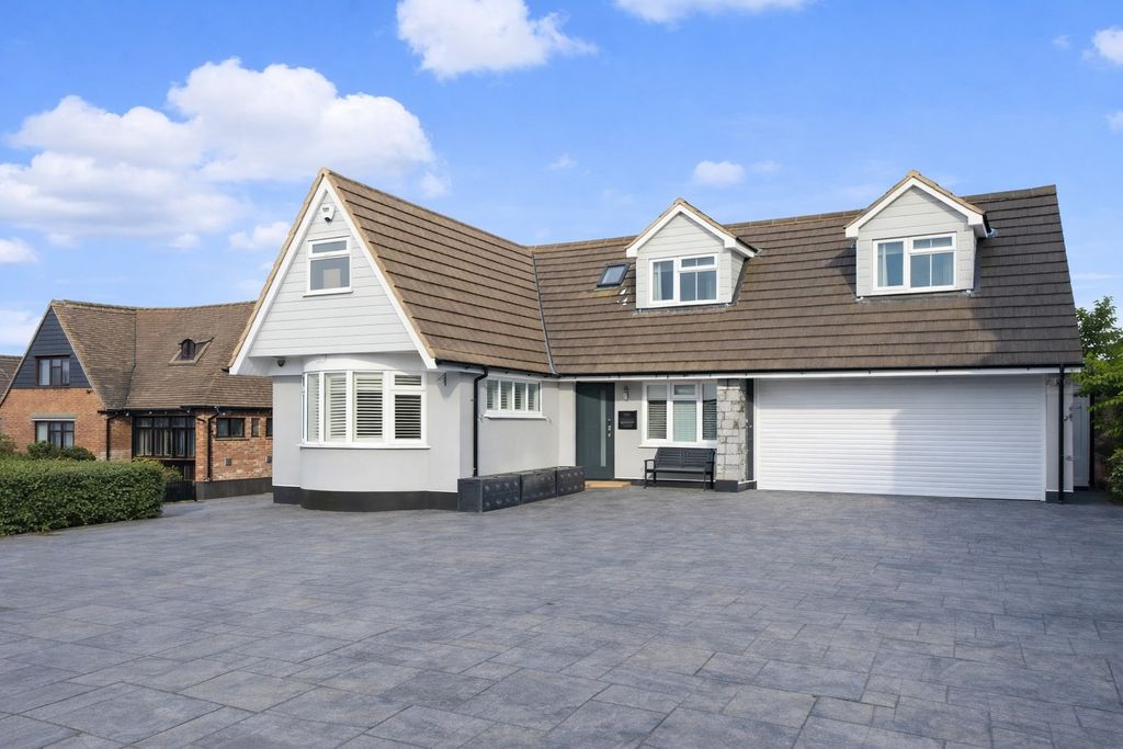 Property photo 1 of 34 5302880