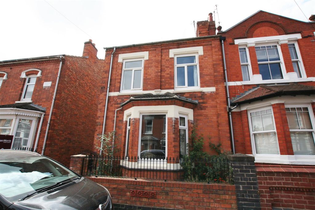 Property photo 1 of 9 Stdunstanscr,45Front.Jpg