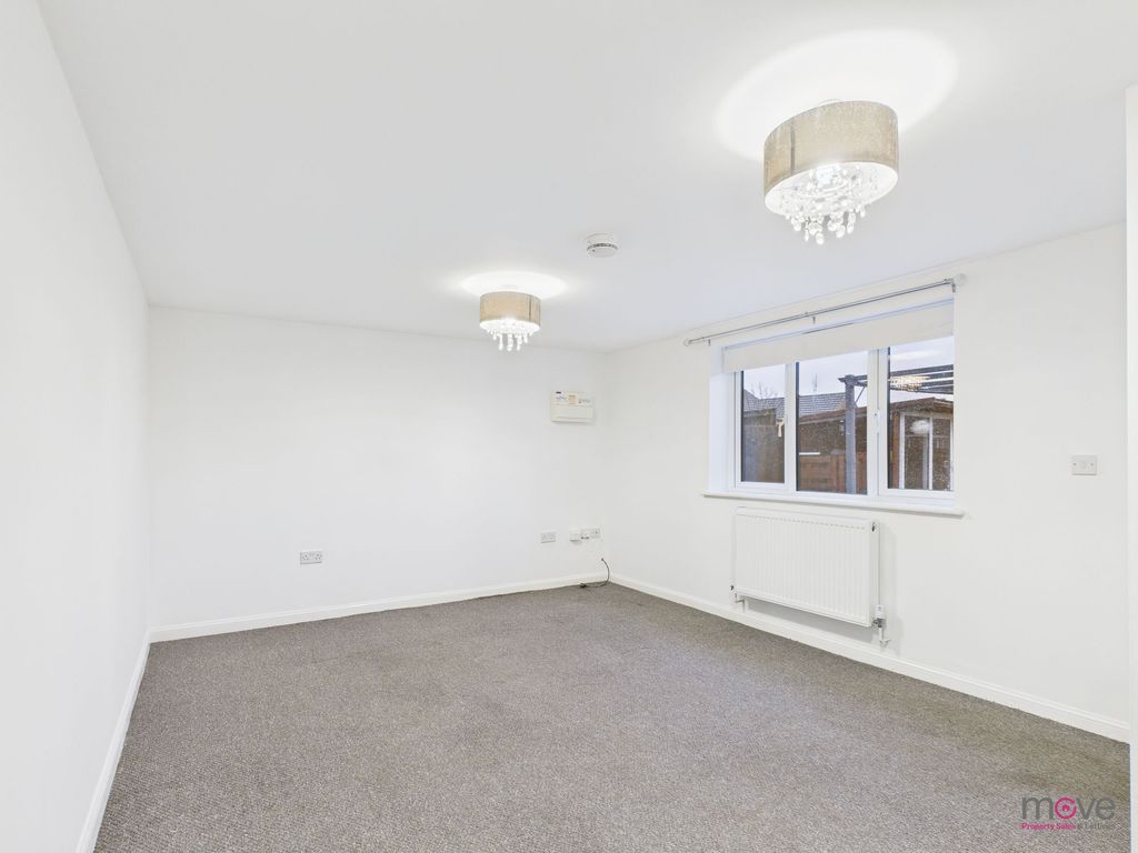 Property photo 1 of 7 Living Room