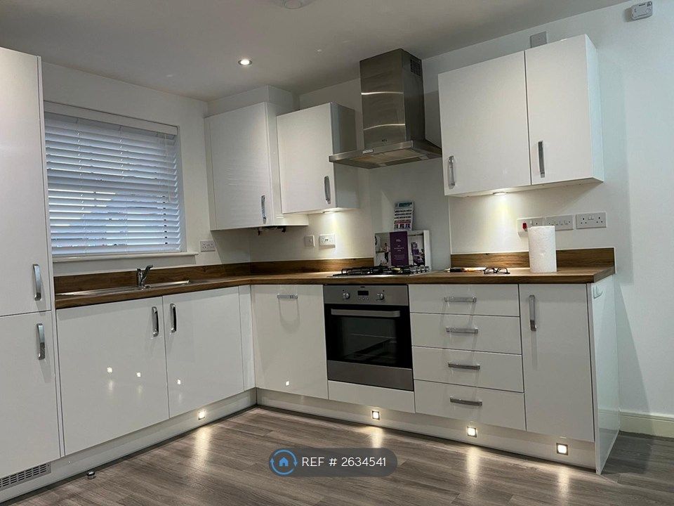 Property photo 2 of 35 Kitchen