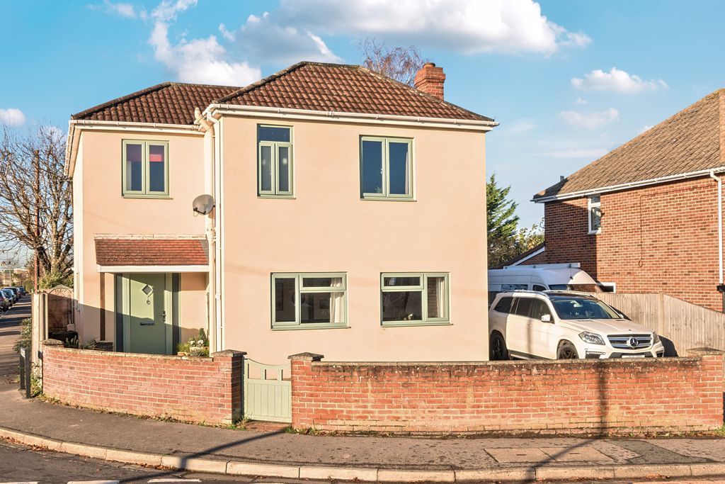 Property photo 1 of 19 Front