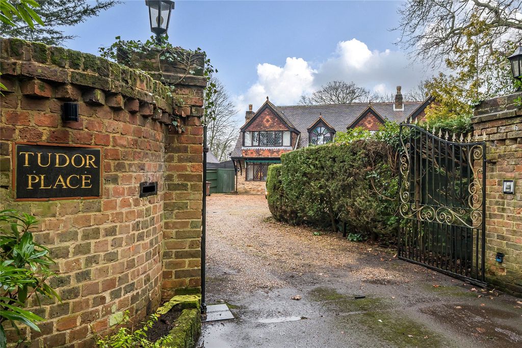 Property photo 2 of 31 Picture No. 13