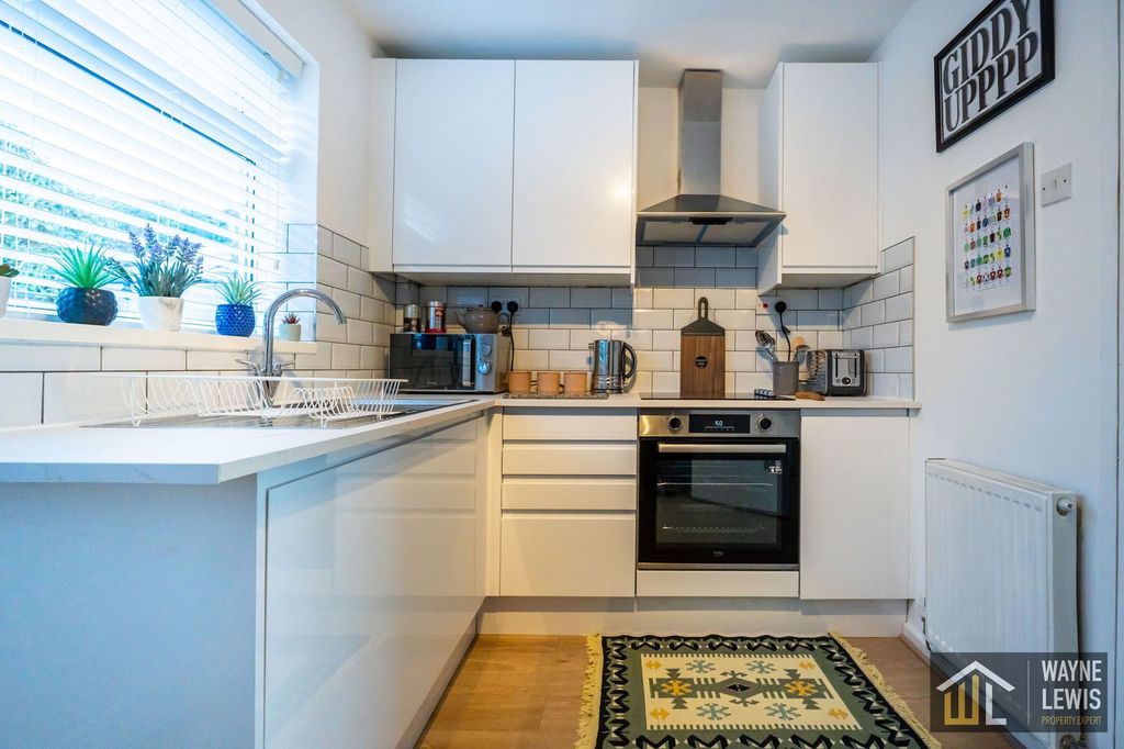 Property photo 3 of 29