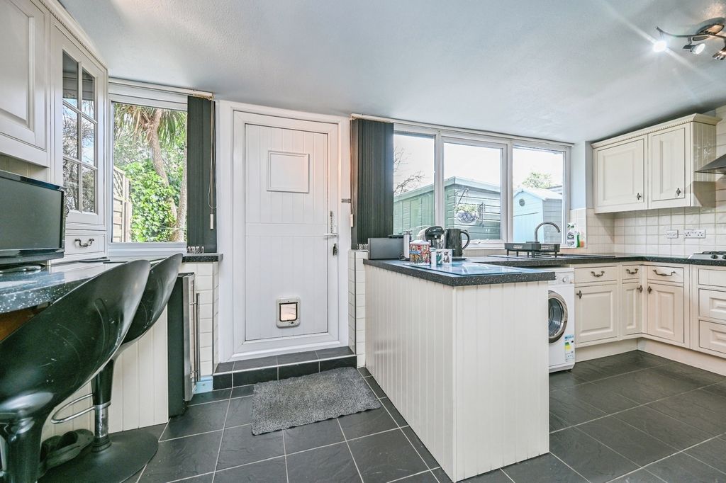 Property photo 2 of 18 Pbox-Img.Jpg
