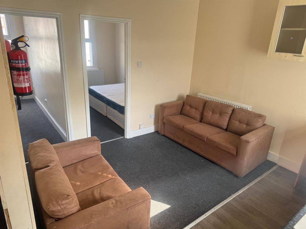 Property photo 3 of 10 5.Jpg