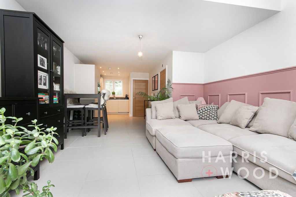 Property photo 2 of 23 4379273