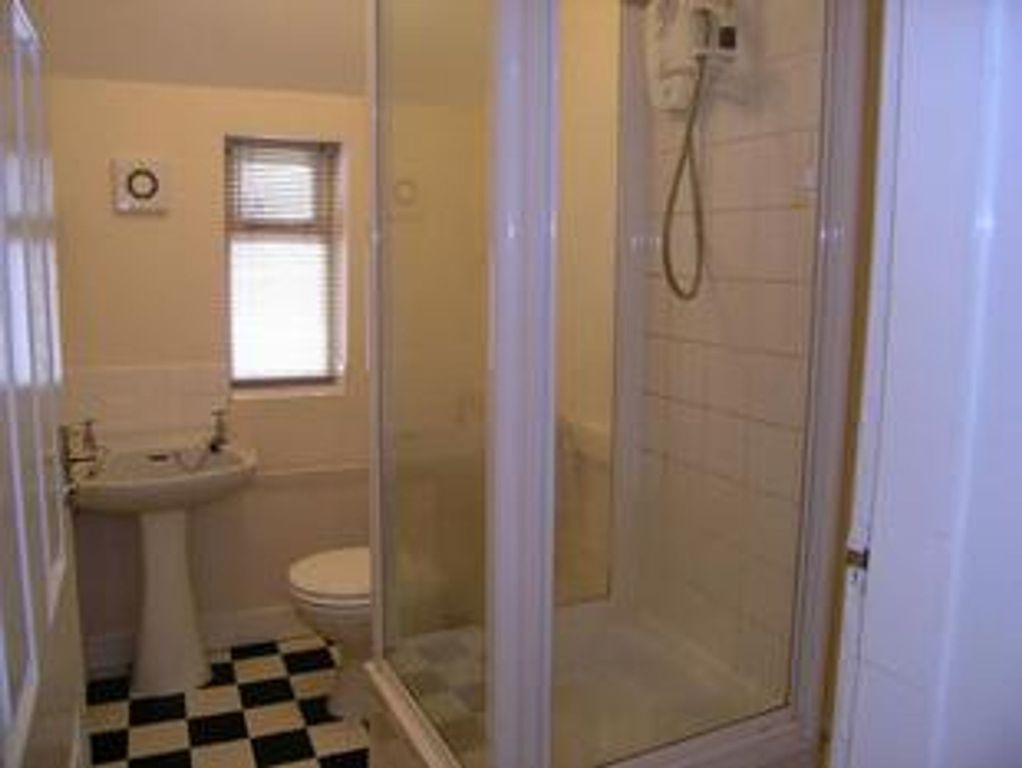 Property photo 2 of 3 Bathroom