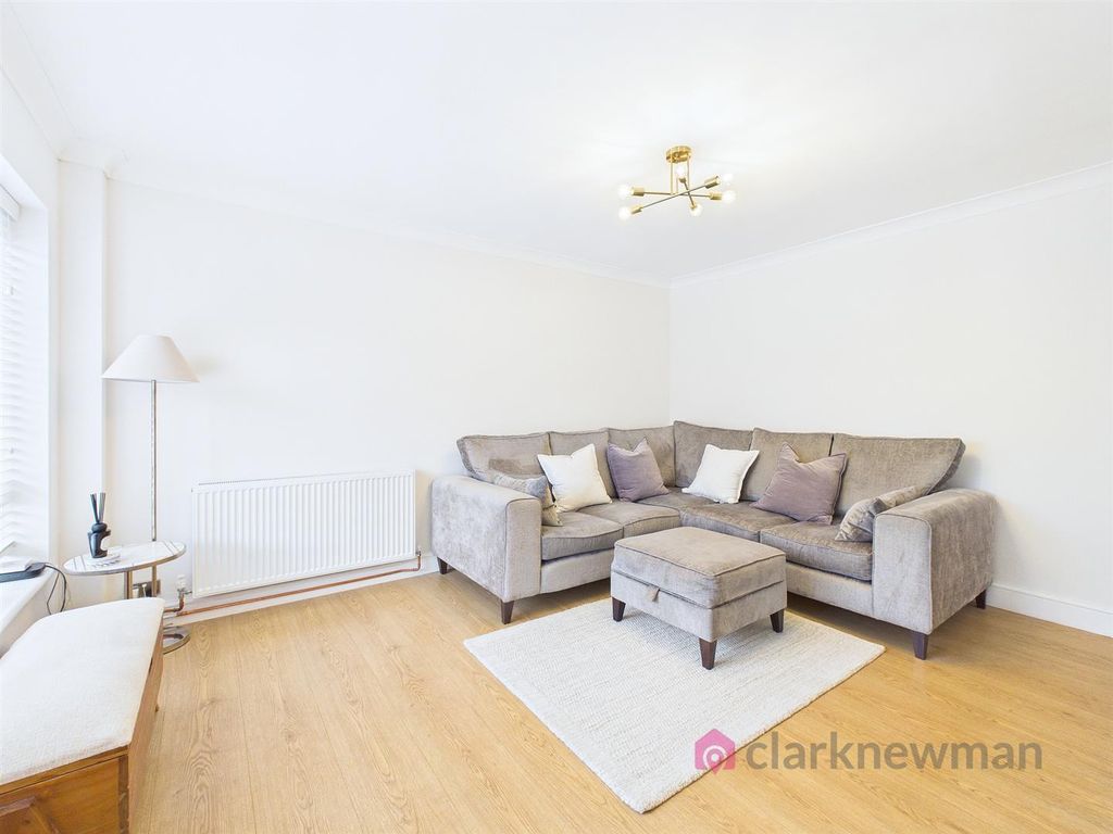 Property photo 3 of 14 Living Room