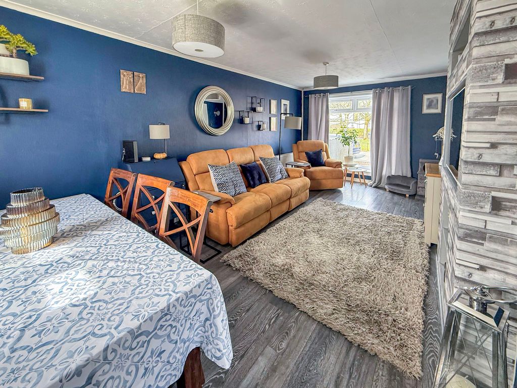 Property photo 3 of 15 Photo 11