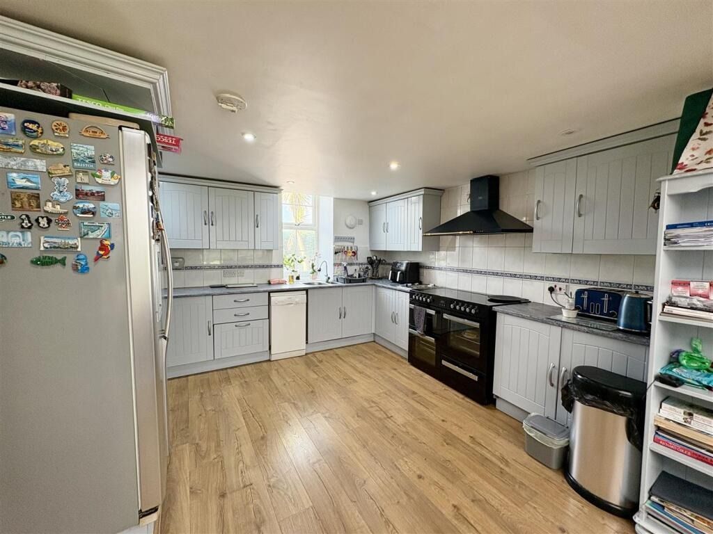 Property photo 2 of 38 4977165