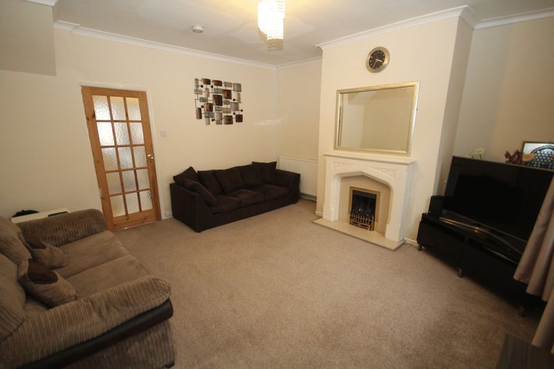 Property photo 2 of 11 Lounge