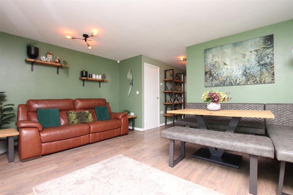 Property photo 2 of 18 Living Room.Jpg