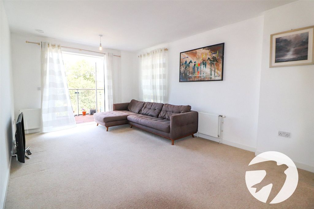 Property photo 2 of 18 Picture No. 16