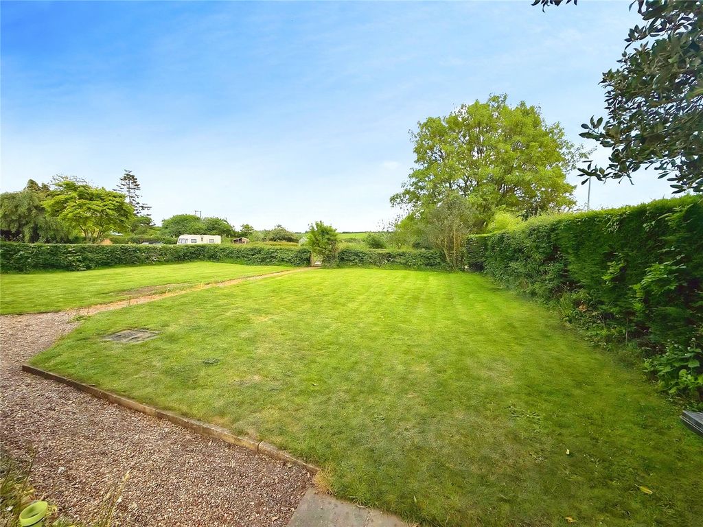 Property photo 2 of 35 Picture No. 40