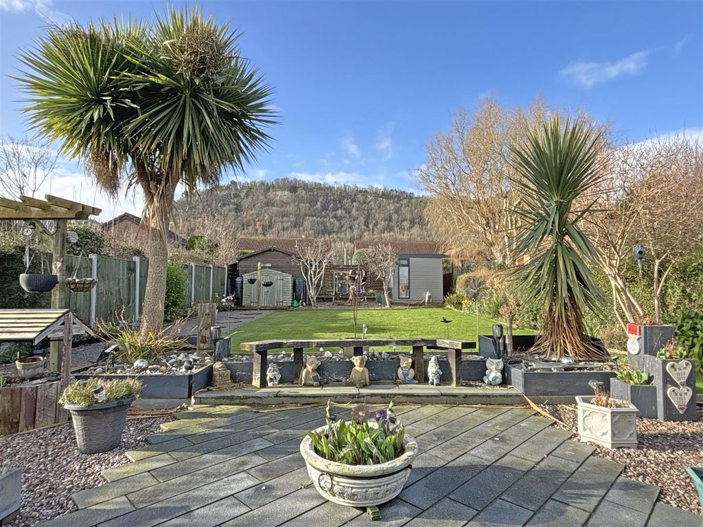 Property photo 2 of 27 Garden V2.Jpg