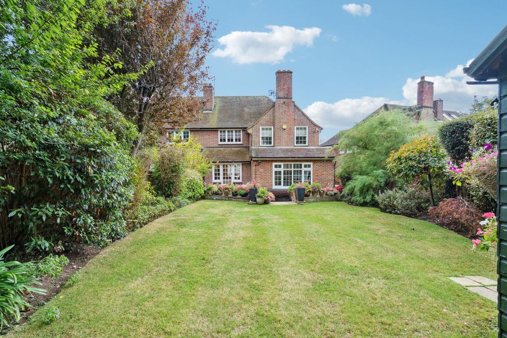 Property photo 2 of 23