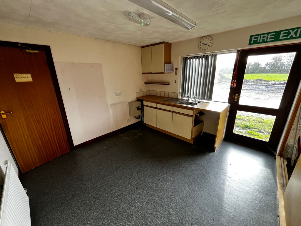 Property photo 3 of 4