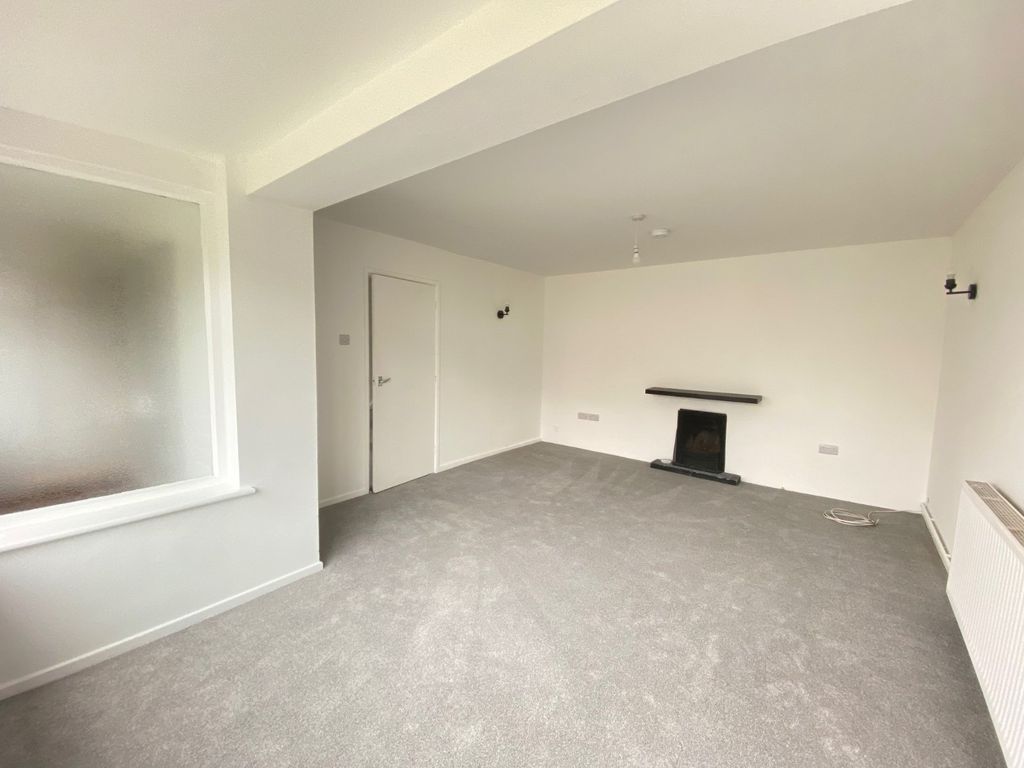 Property photo 2 of 8 Living Room