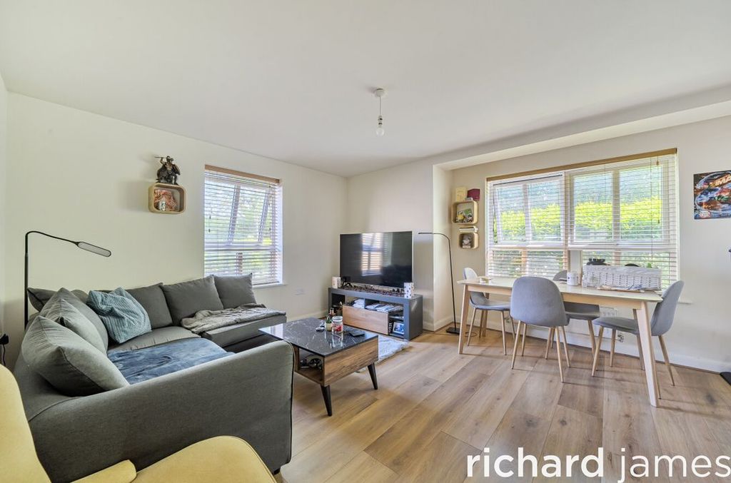 Property photo 3 of 10 014E2d6c44E94Bd8B3F3080081F4Fca7