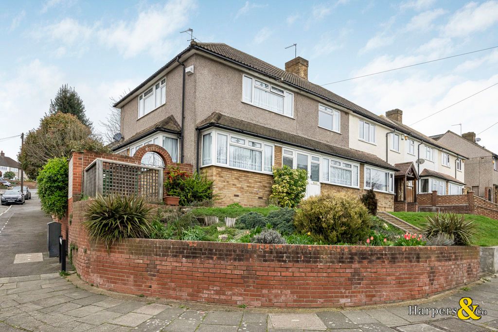 Property photo 1 of 17 Photo 25