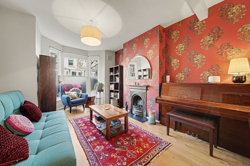 Property photo 2 of 24