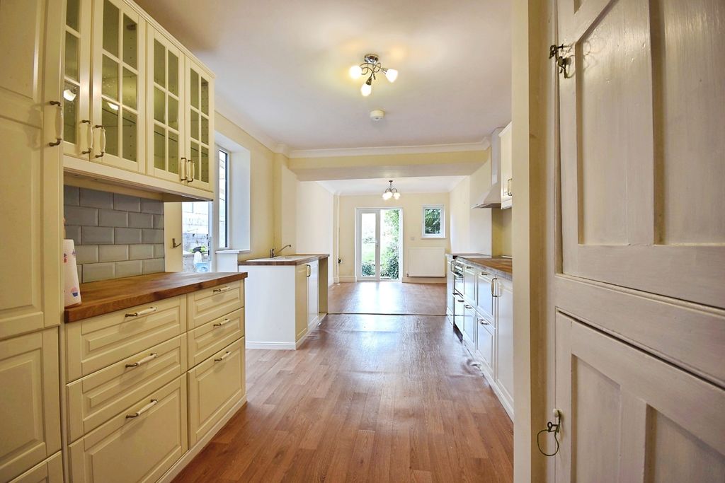Property photo 3 of 21 Pbox-Img.Jpg