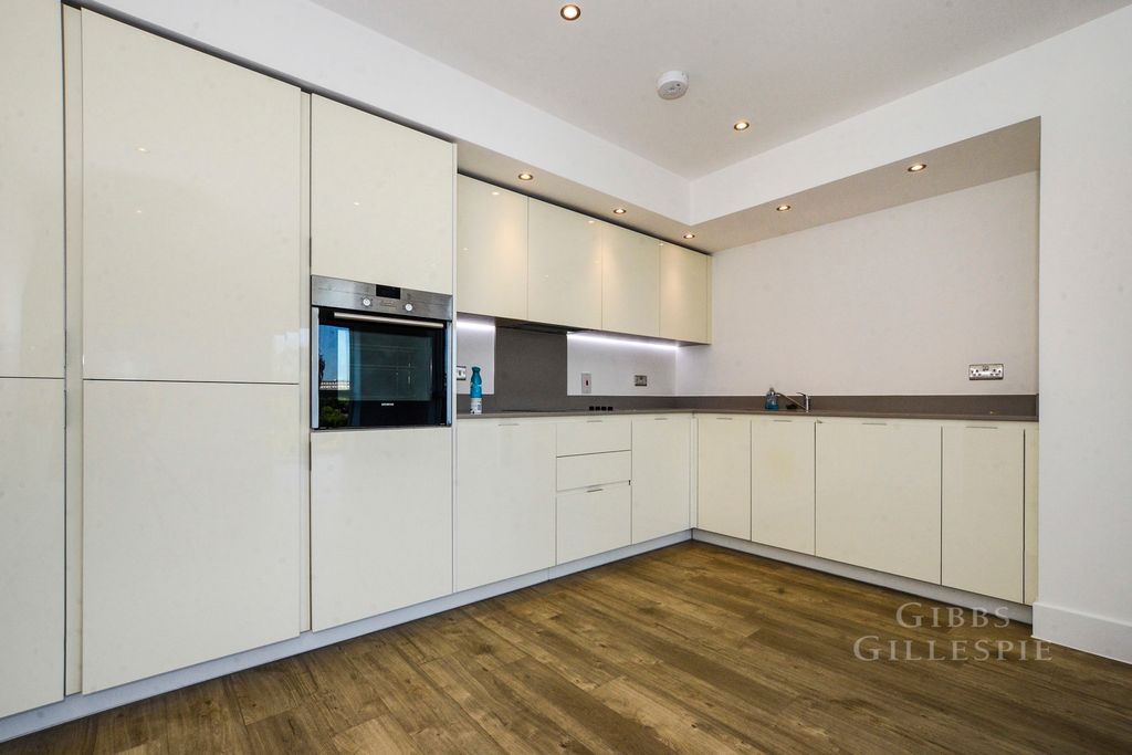 Property photo 3 of 14 Pbox-Img.Jpg