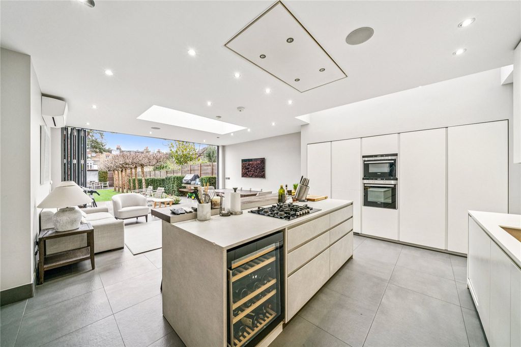 Property photo 1 of 12 Picture No. 18