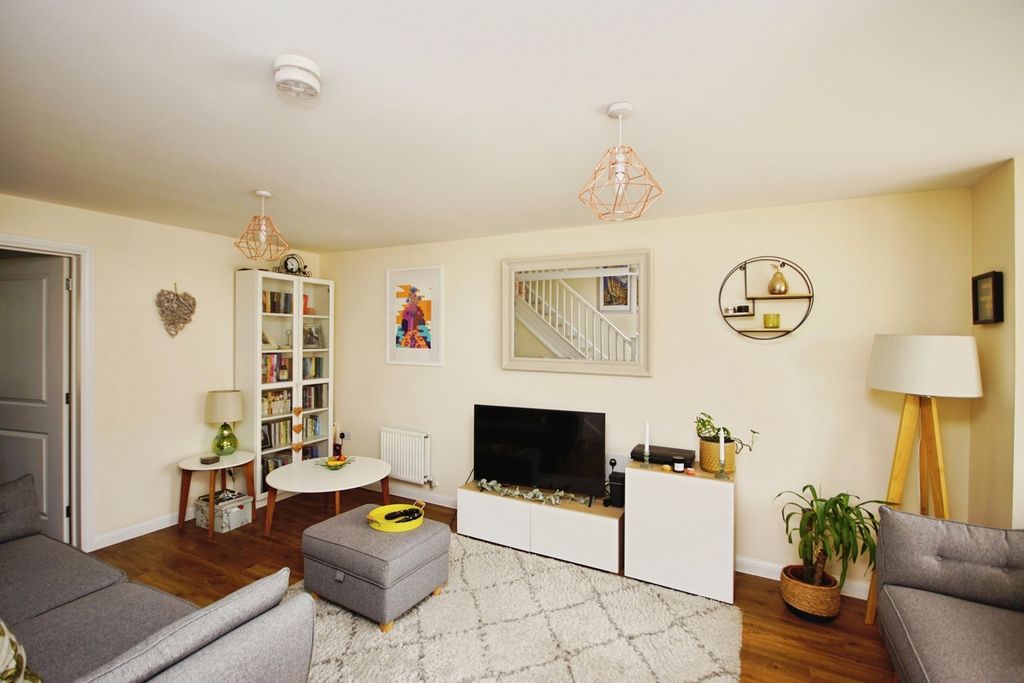 Property photo 3 of 21 Photo