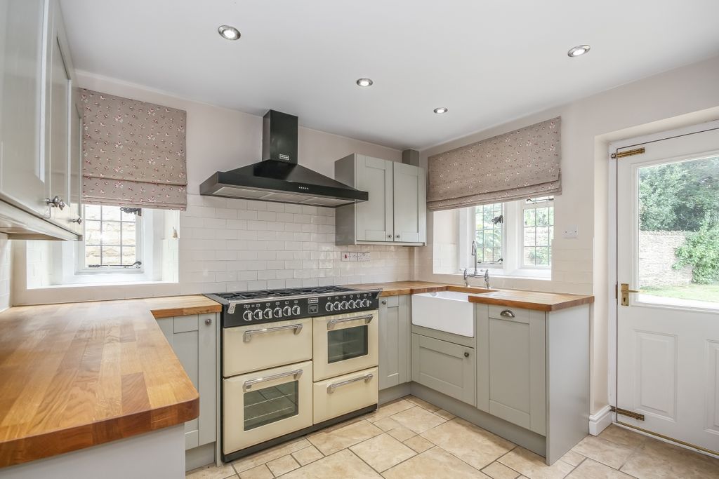 Property photo 2 of 10 69550